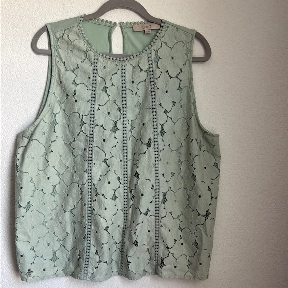 LOFT Green Embellished Sleeveless Blouse - Picture 4 of 11
